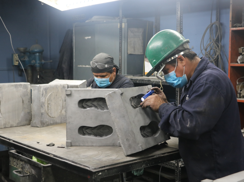 https://www.alianzametalurgica.com/wp-content/uploads/2020/10/fundicion-a-presion-alianza-metalurgica.jpg